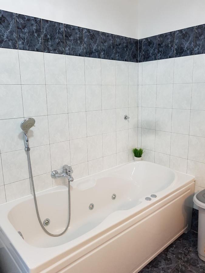 Apartman Roberta ラビン エクステリア 写真